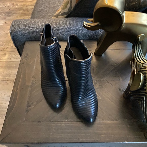 BCBG ankle boots - Picture 2 of 4